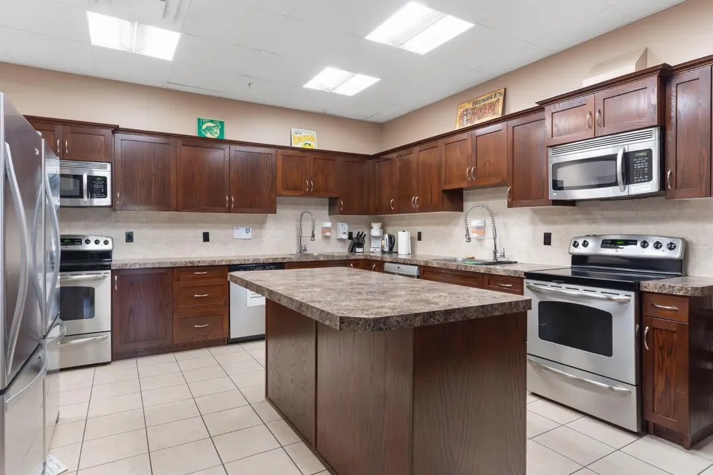 2330 Fish Creek Boulevard SW Calgary AB T2Y 0L1