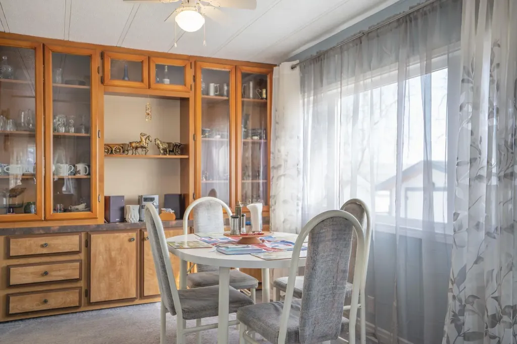 4202 45 Street Wetaskiwin AB T9A 2L3