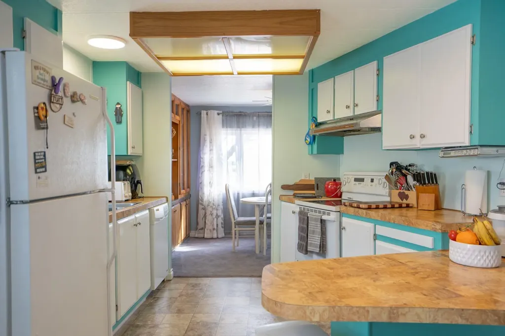 4202 45 Street Wetaskiwin AB T9A 2L3