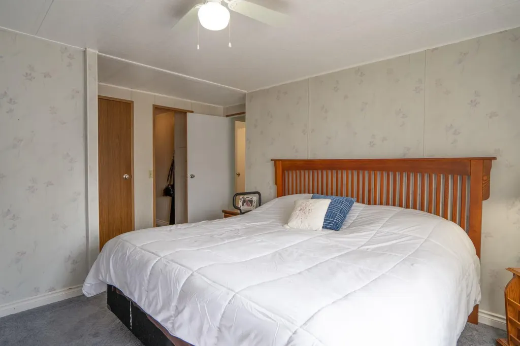 4202 45 Street Wetaskiwin AB T9A 2L3