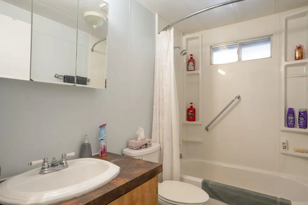 4202 45 Street Wetaskiwin AB T9A 2L3