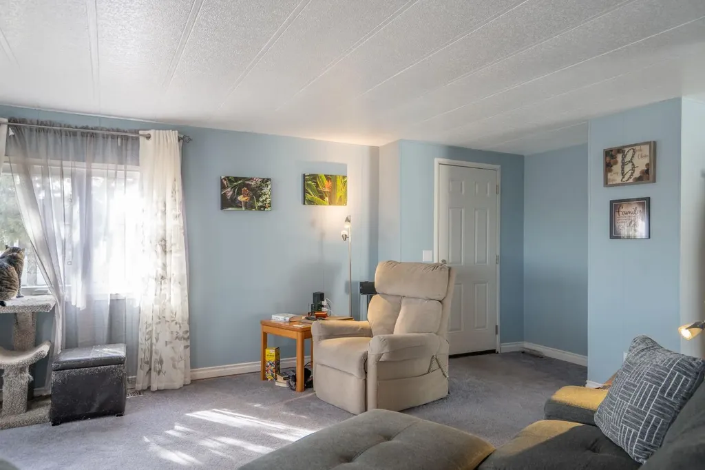 4202 45 Street Wetaskiwin AB T9A 2L3