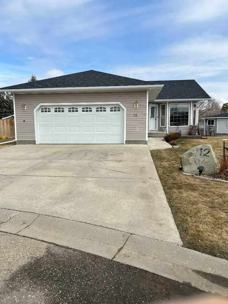 12 Pleasant Park Court W Brooks AB T1R 1H3