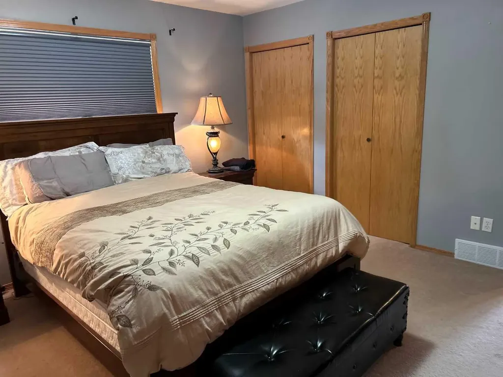 12 Pleasant Park Court W Brooks AB T1R 1H3