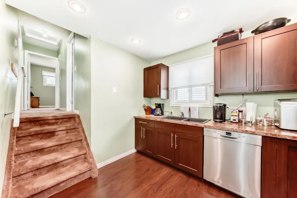 36 Castleglen Way NE Calgary AB T3J 1T3