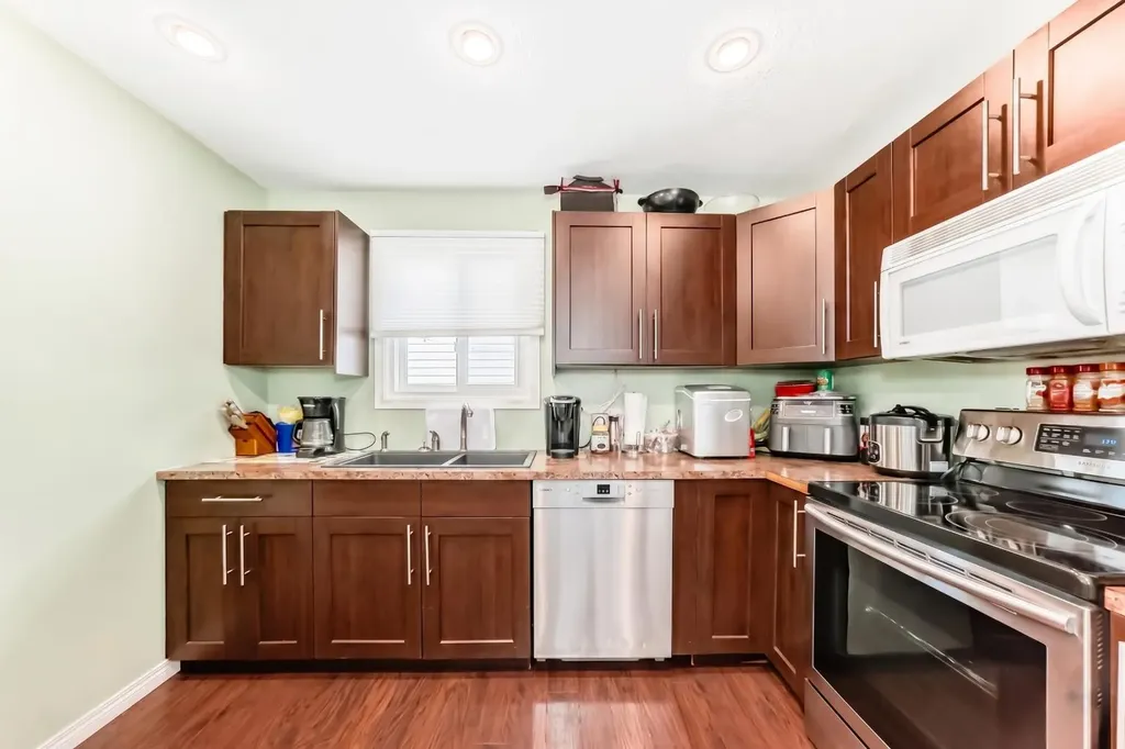 36 Castleglen Way NE Calgary AB T3J 1T3