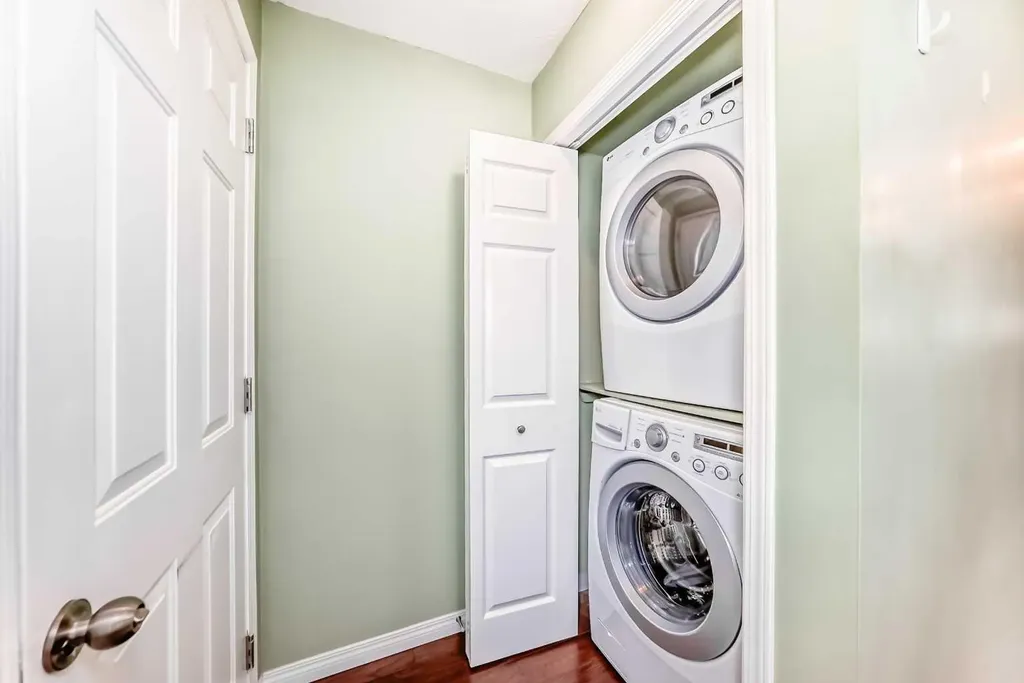 36 Castleglen Way NE Calgary AB T3J 1T3