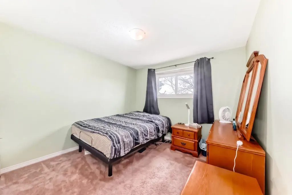 36 Castleglen Way NE Calgary AB T3J 1T3