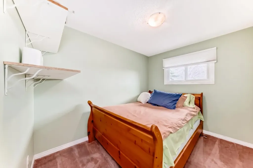 36 Castleglen Way NE Calgary AB T3J 1T3