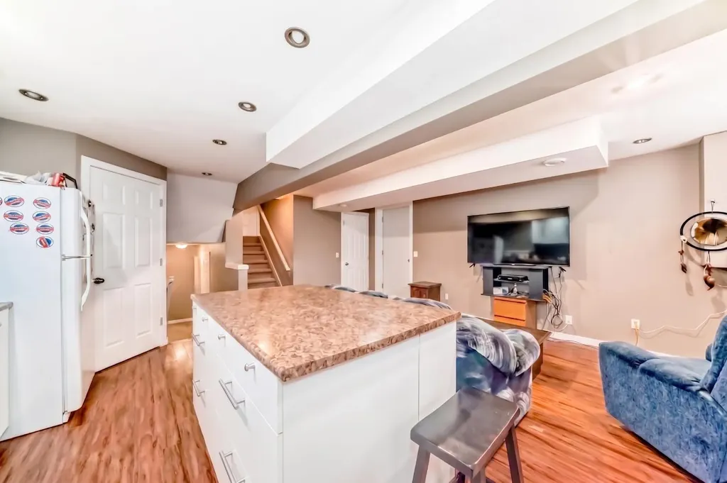 36 Castleglen Way NE Calgary AB T3J 1T3