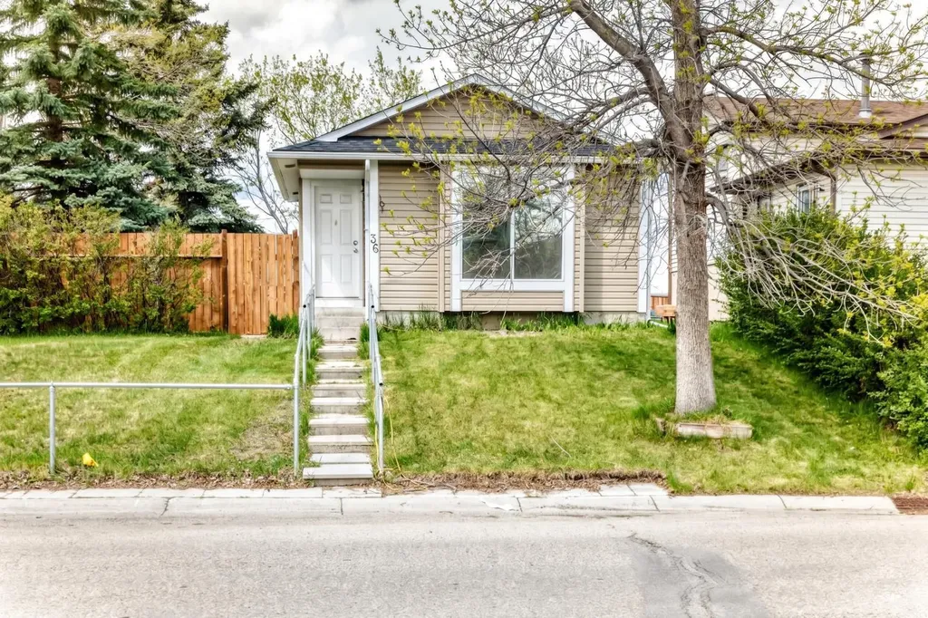 36 Castleglen Way NE Calgary AB T3J 1T3