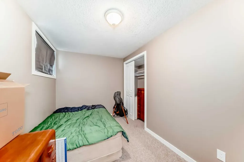 36 Castleglen Way NE Calgary AB T3J 1T3