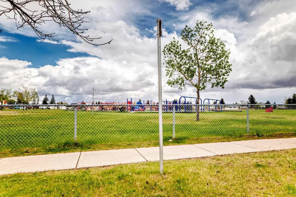 36 Castleglen Way NE Calgary AB T3J 1T3
