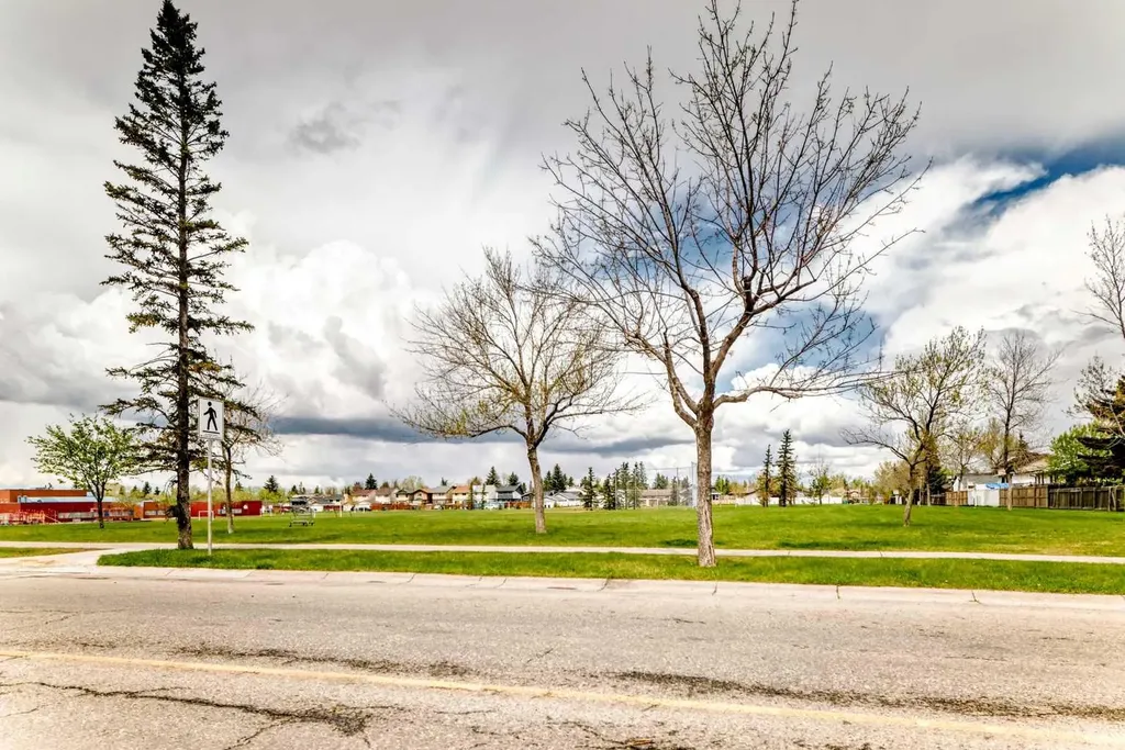 36 Castleglen Way NE Calgary AB T3J 1T3