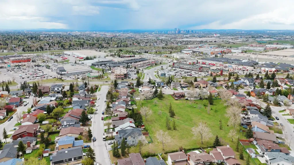 36 Castleglen Way NE Calgary AB T3J 1T3