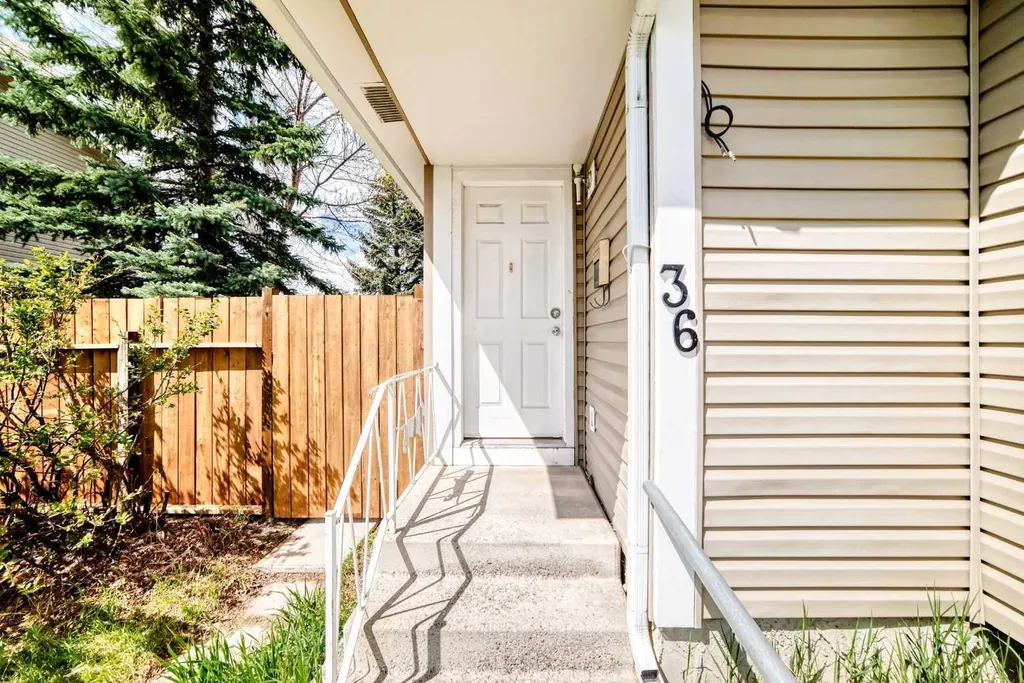 36 Castleglen Way NE Calgary AB T3J 1T3