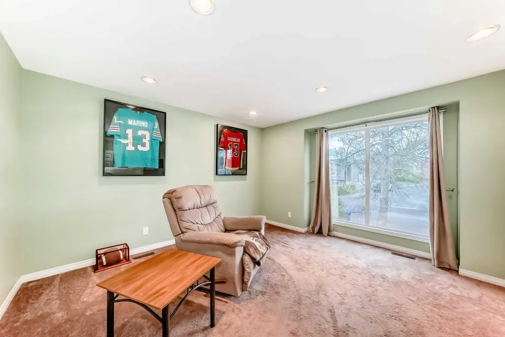 36 Castleglen Way NE Calgary AB T3J 1T3