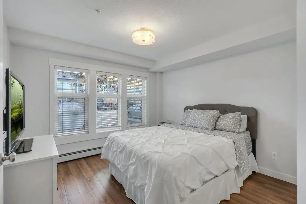 11 Mahogany Row SE Calgary AB T3M 2L6