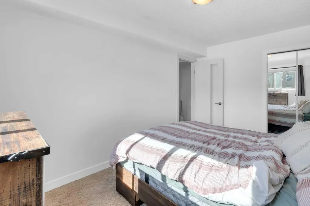 931 2 Avenue NW Calgary AB T2N 0E6