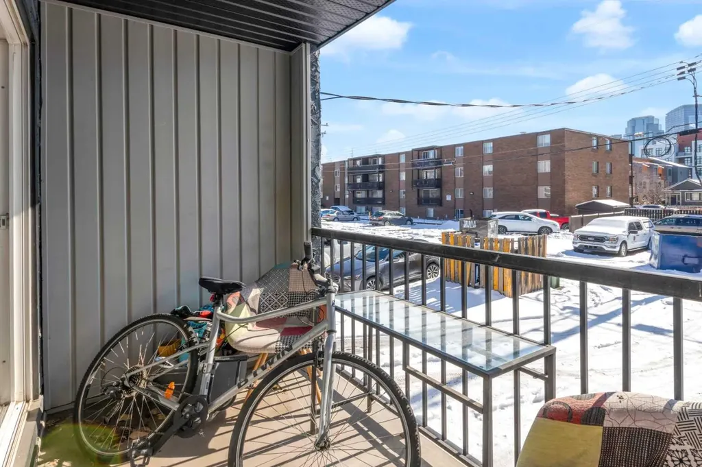 931 2 Avenue NW Calgary AB T2N 0E6
