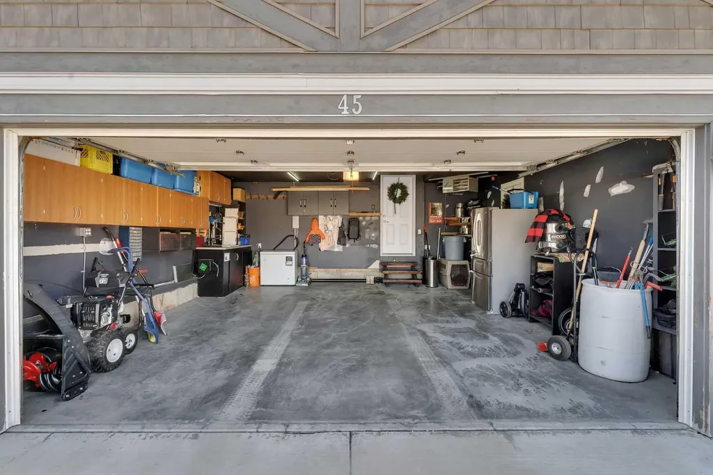 45 Hanson Hollow NE Langdon AB T0J 1X1