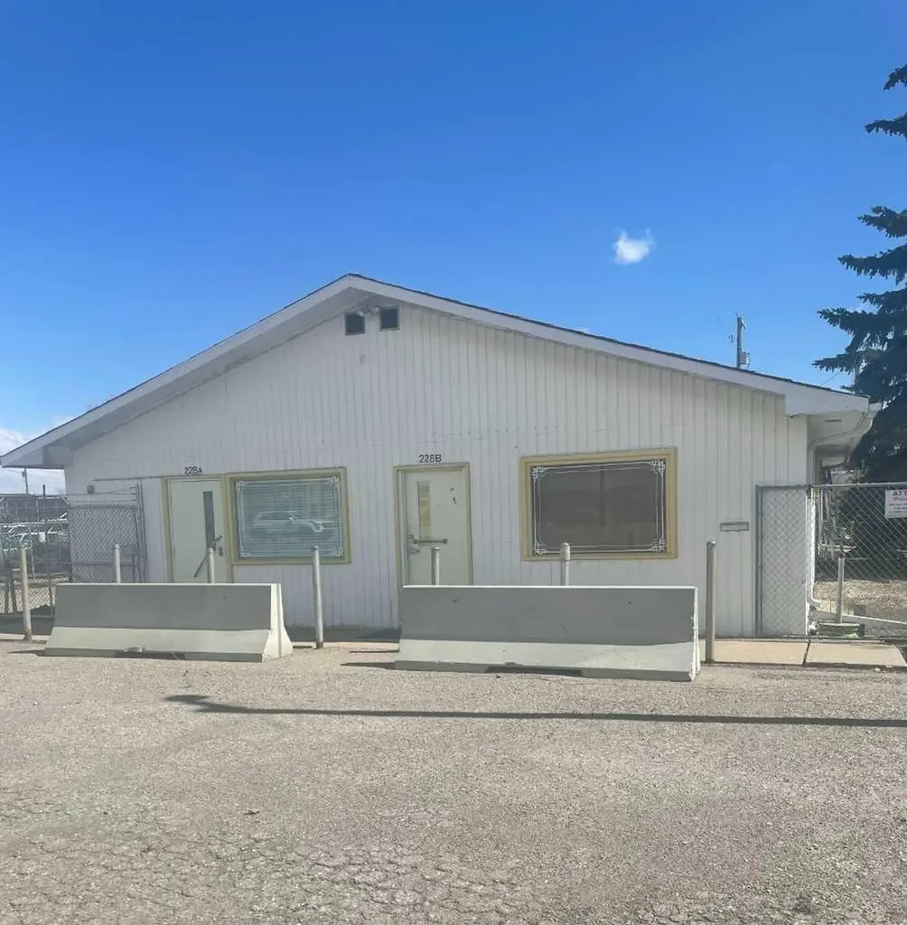 228 Centre Street NE Langdon AB T0J 1X2