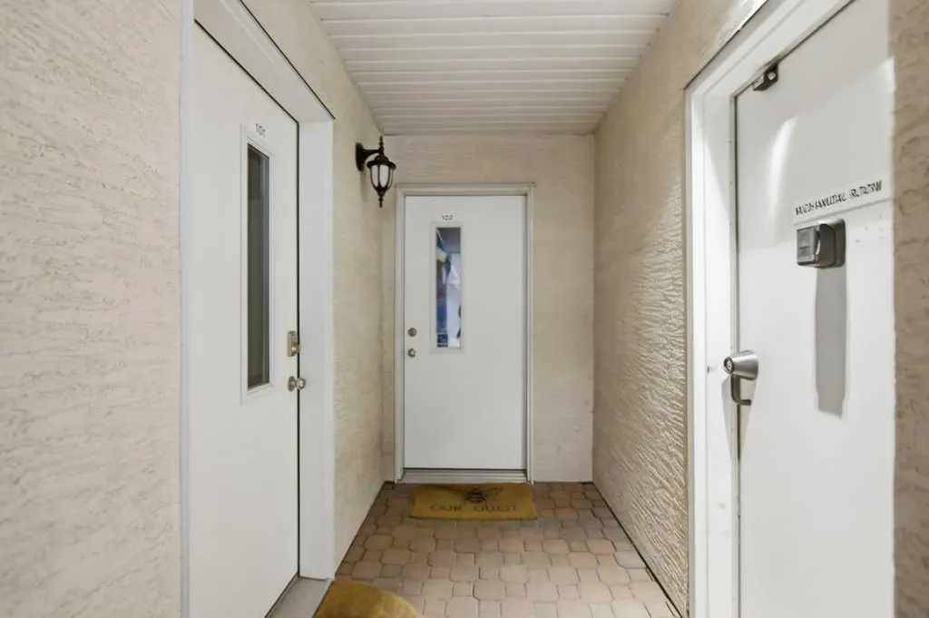 1235 13 Avenue SW Calgary AB T3C 0T2