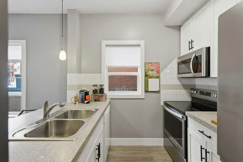 1235 13 Avenue SW Calgary AB T3C 0T2