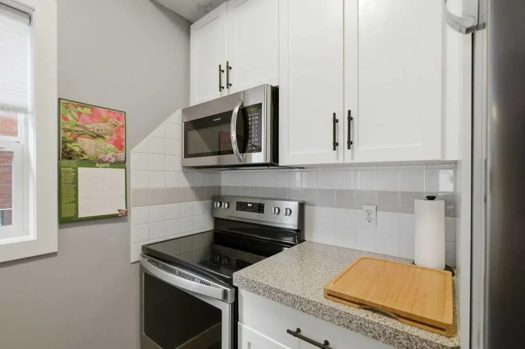 1235 13 Avenue SW Calgary AB T3C 0T2