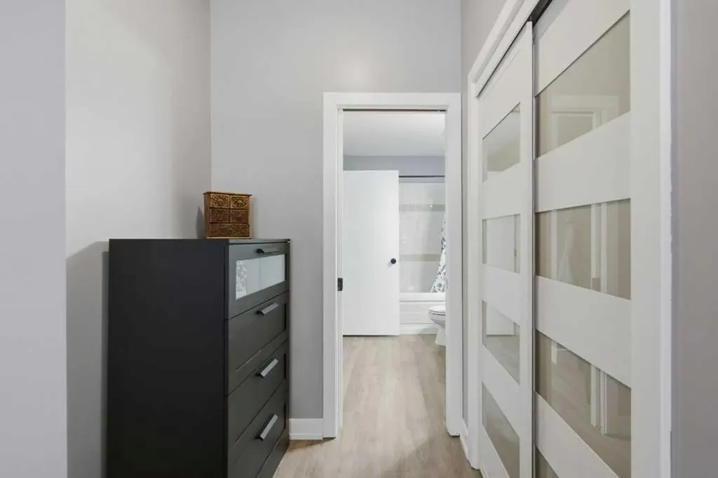 1235 13 Avenue SW Calgary AB T3C 0T2