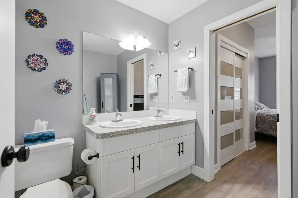 1235 13 Avenue SW Calgary AB T3C 0T2