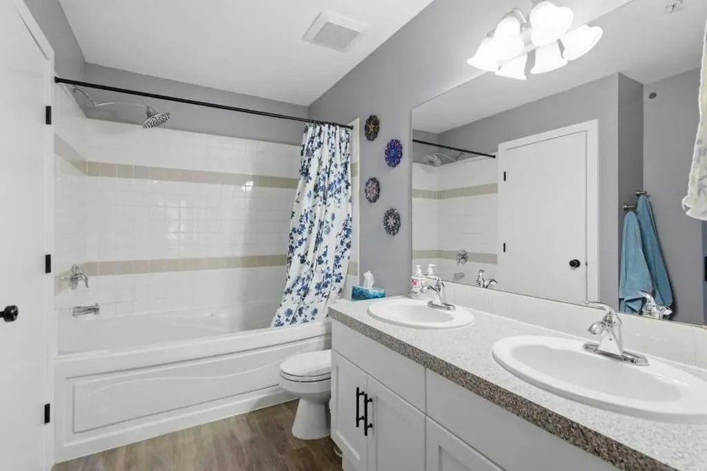 1235 13 Avenue SW Calgary AB T3C 0T2