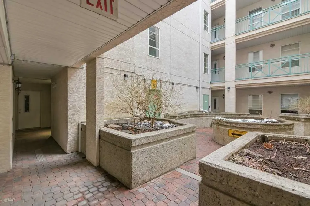 1235 13 Avenue SW Calgary AB T3C 0T2