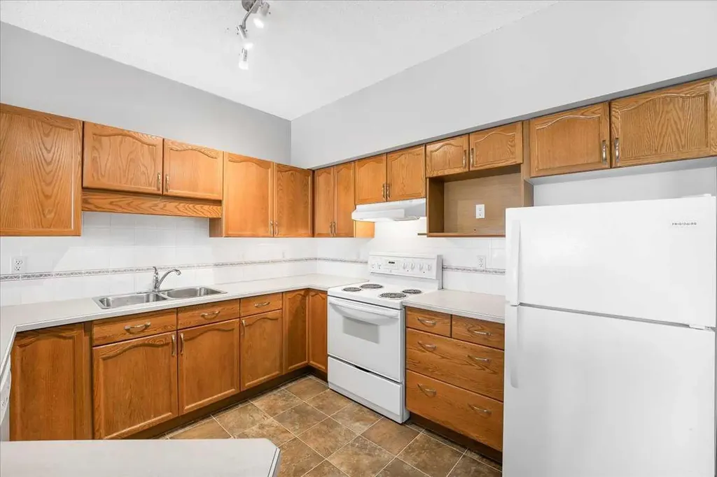 200 Lincoln Way SW Calgary AB T3E 7G7