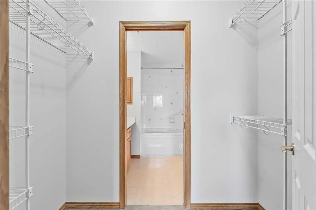 200 Lincoln Way SW Calgary AB T3E 7G7