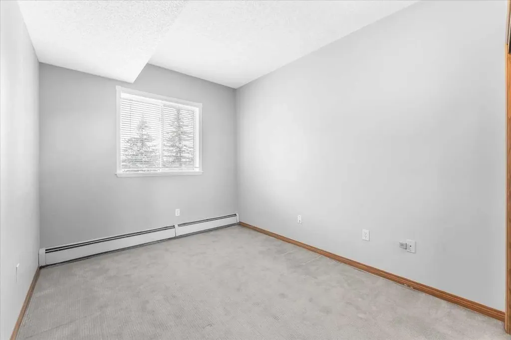 200 Lincoln Way SW Calgary AB T3E 7G7