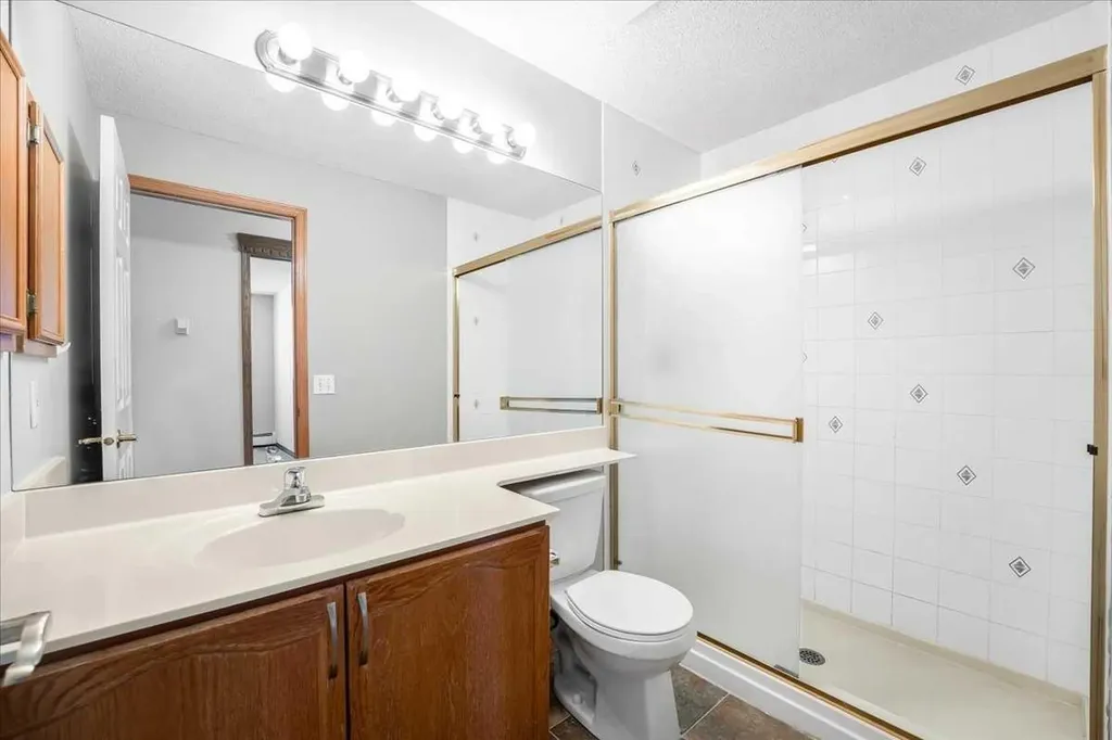 200 Lincoln Way SW Calgary AB T3E 7G7
