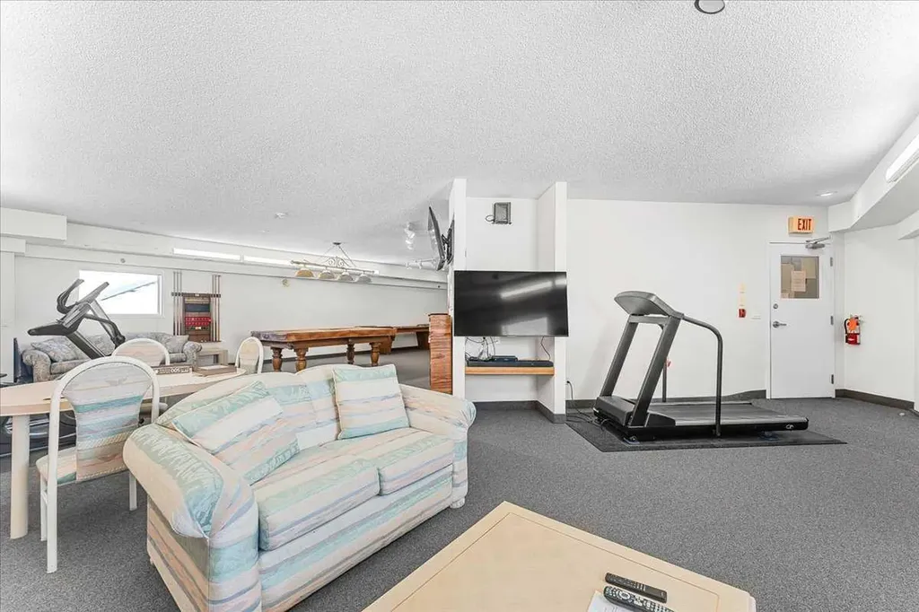200 Lincoln Way SW Calgary AB T3E 7G7