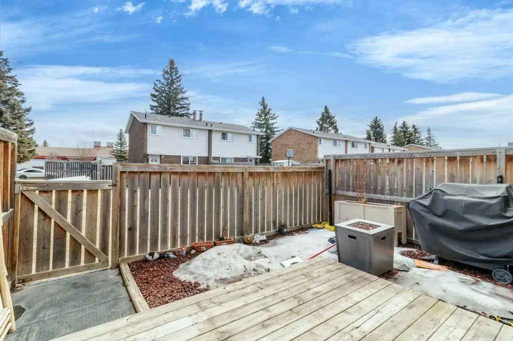 3907 39 Street Red Deer AB T4N 0M6