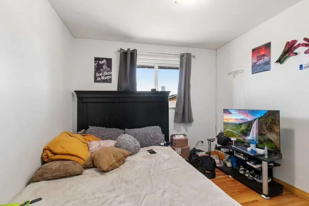 3907 39 Street Red Deer AB T4N 0M6