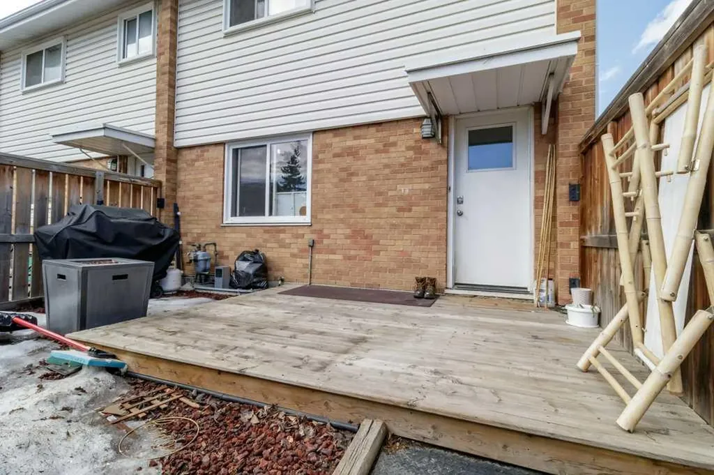 3907 39 Street Red Deer AB T4N 0M6