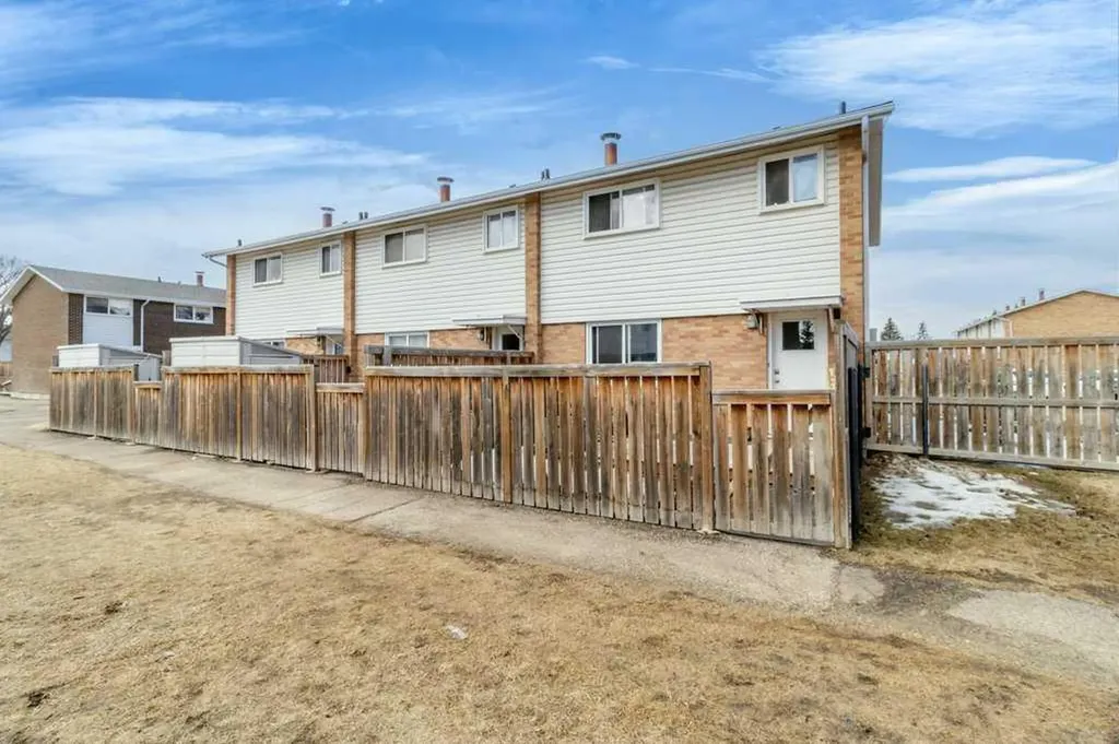 3907 39 Street Red Deer AB T4N 0M6
