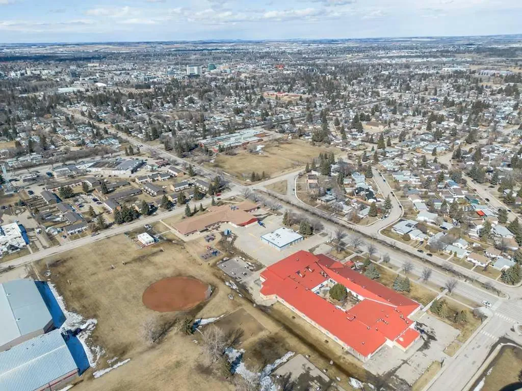 3907 39 Street Red Deer AB T4N 0M6