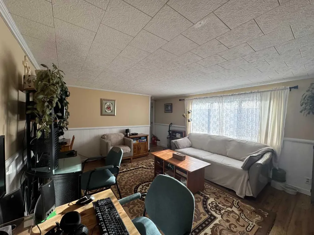 2715 Westside Drive W Lethbridge AB T1J 4M9