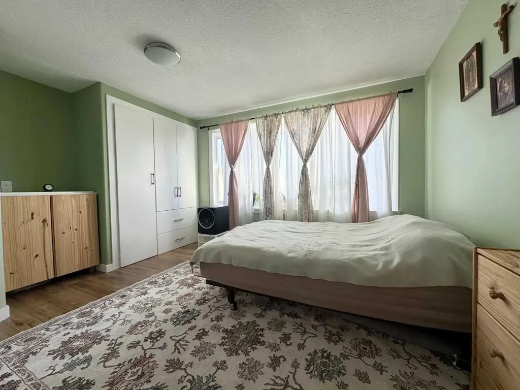 2715 Westside Drive W Lethbridge AB T1J 4M9