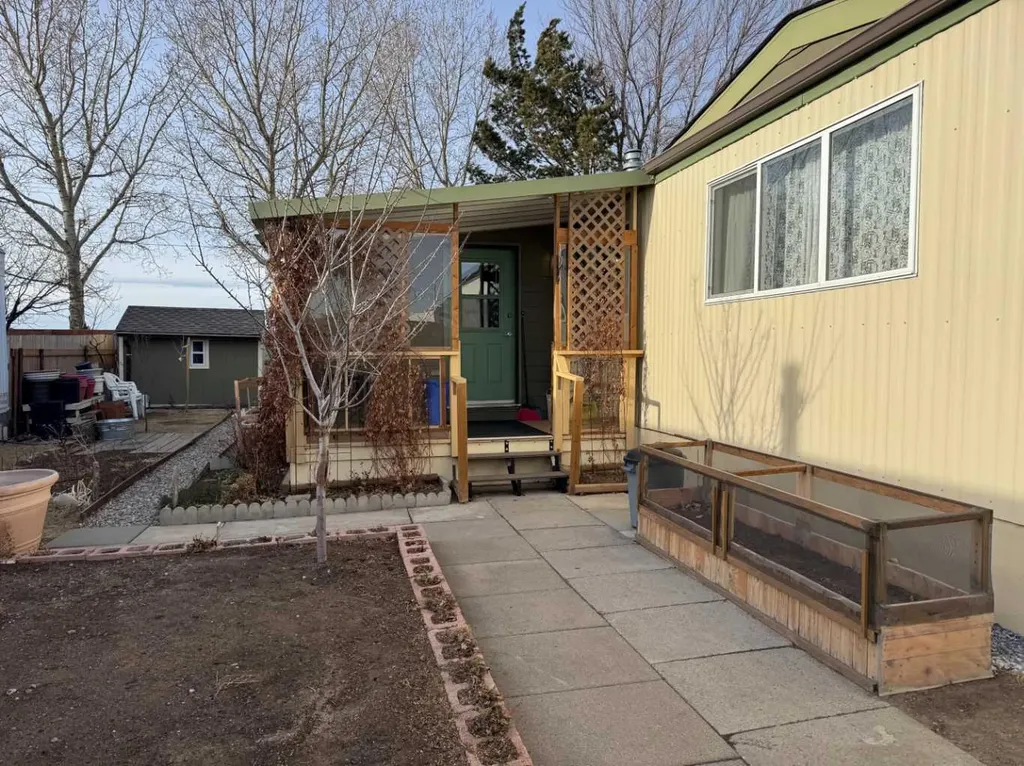2715 Westside Drive W Lethbridge AB T1J 4M9