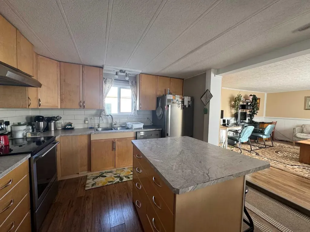 2715 Westside Drive W Lethbridge AB T1J 4M9