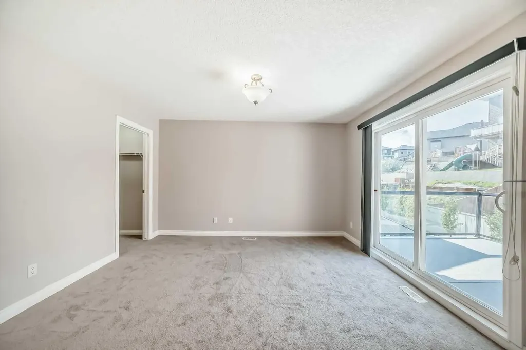 87 Sherwood Circle NW Calgary AB T3R1R3