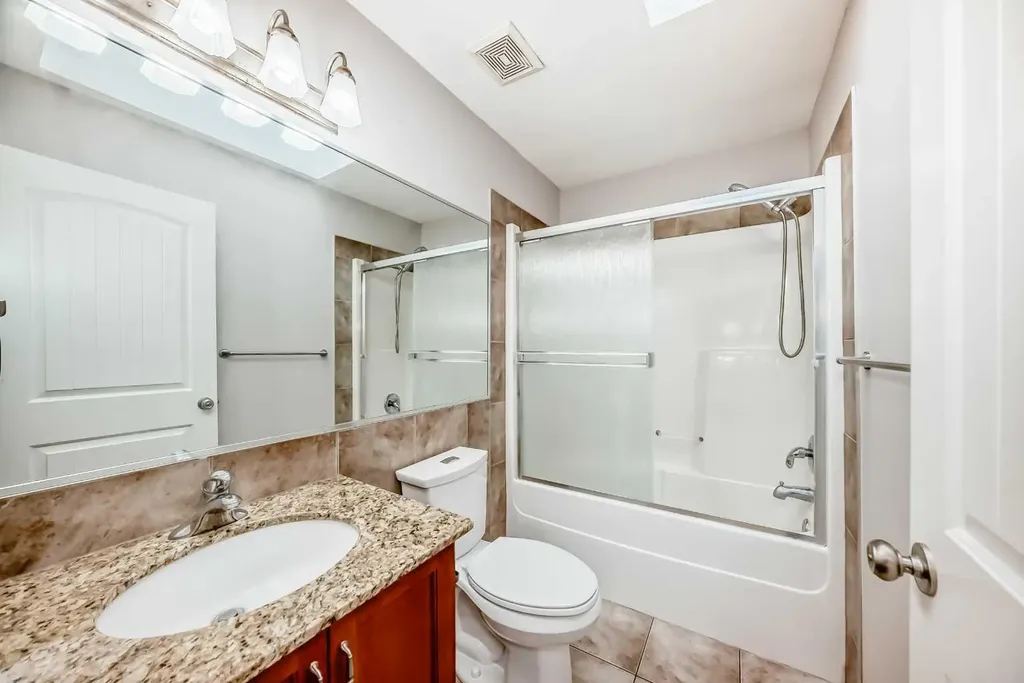 87 Sherwood Circle NW Calgary AB T3R1R3