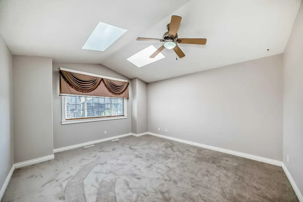 87 Sherwood Circle NW Calgary AB T3R1R3